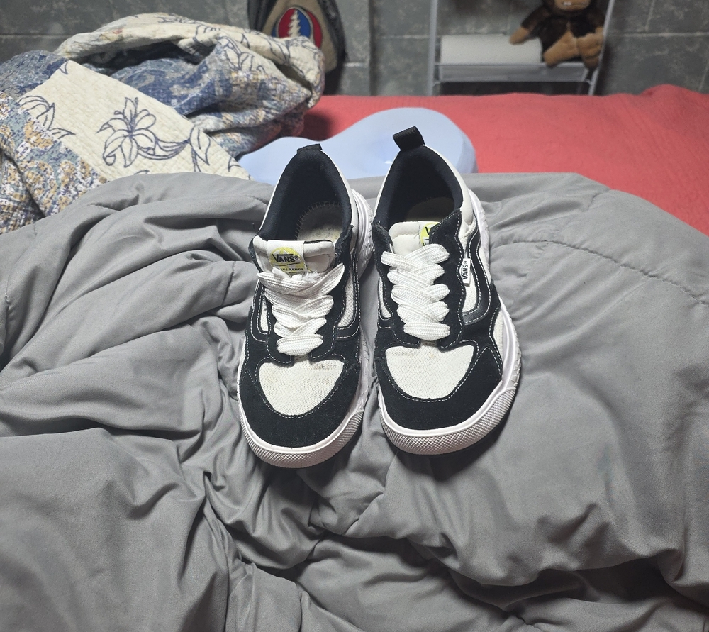 Vans Black and White Chunky Low-Top Sneakers